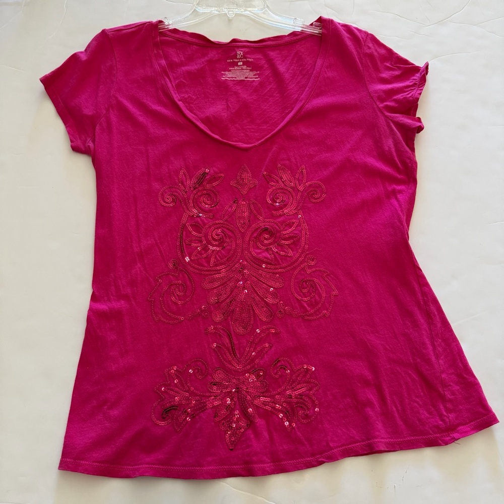 New York & Company Fuchsia Embellished Tee